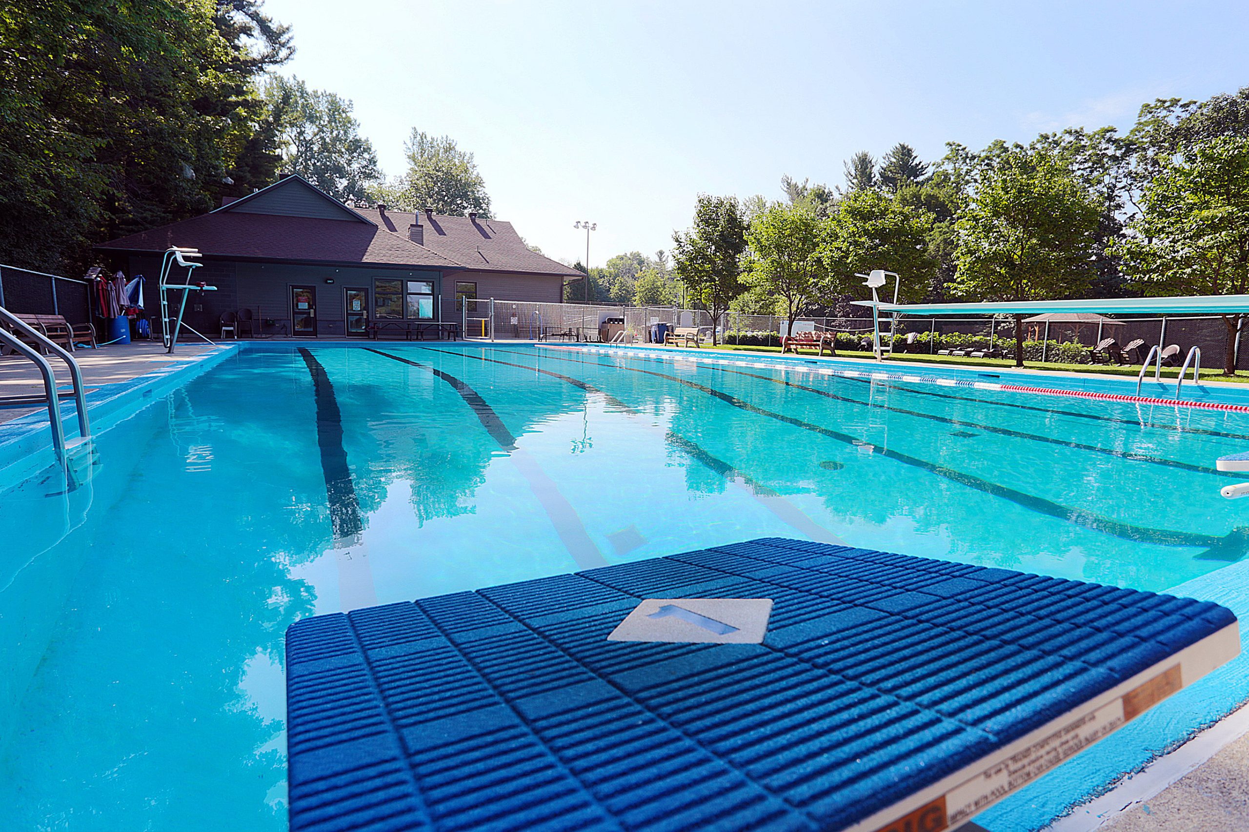 Municipal pool - Village de Senneville